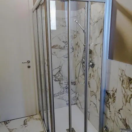 Trilocale Con Terrazzo モデナ