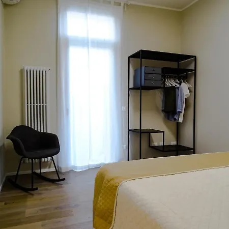 Trilocale Con Terrazzo アパート *