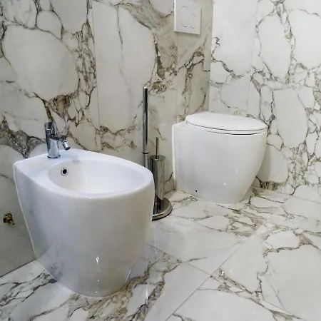Trilocale Con Terrazzo * モデナ